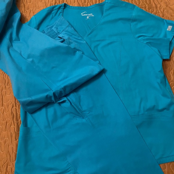 BUTTER SOFT WOMEN UNIFORM TEAL SET - Picture 4 of 4